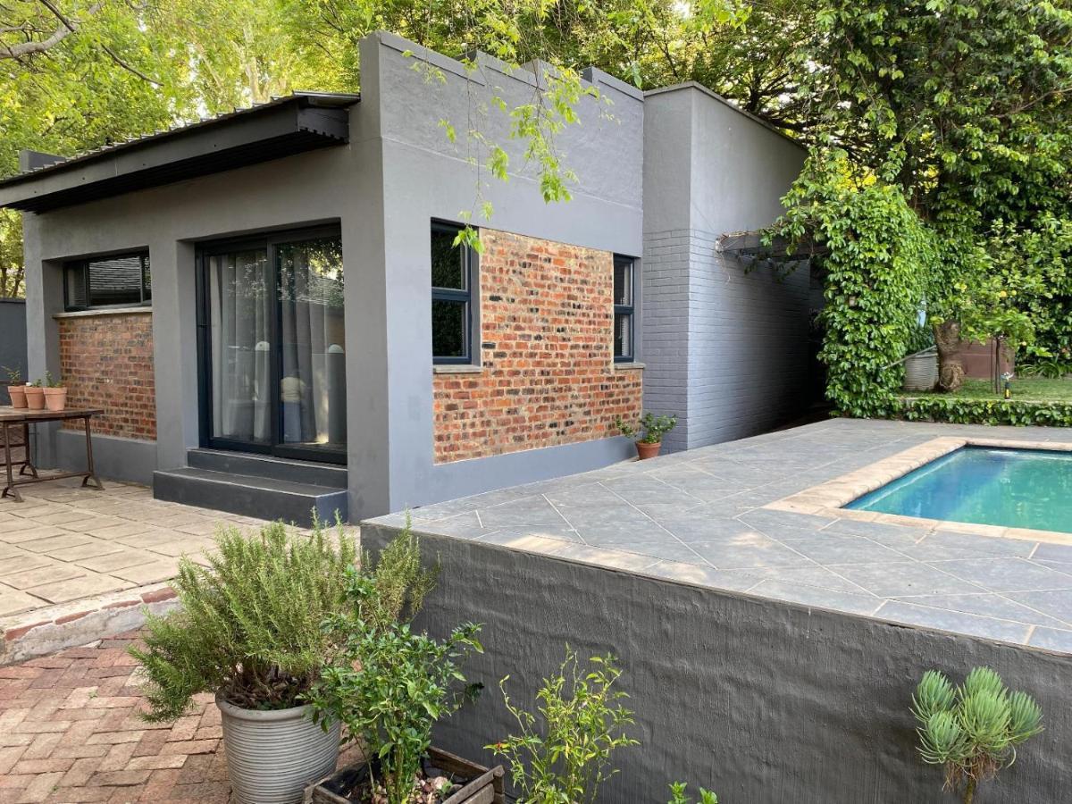 46 On Allcock Guest Apartment & Luxury Room Pretoria-Noord Exteriör bild