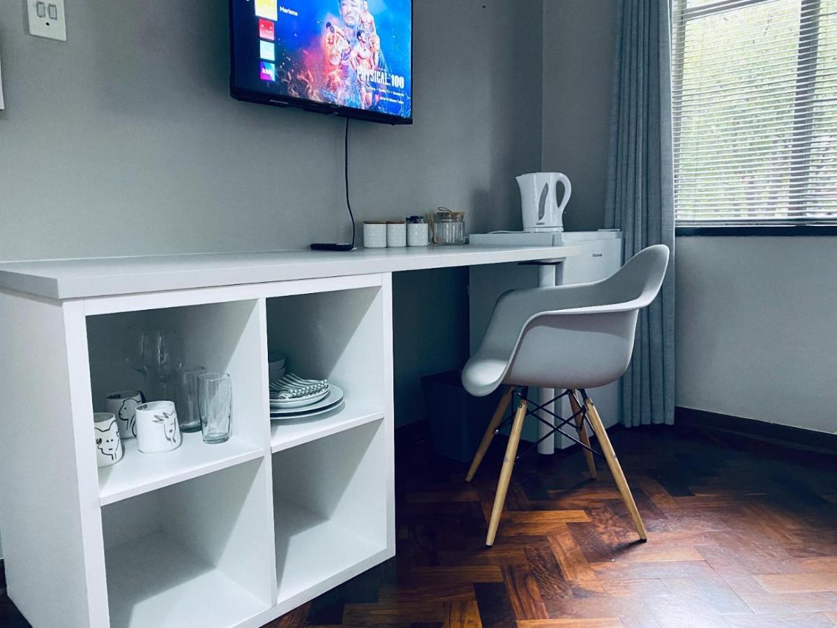 46 On Allcock Guest Apartment & Luxury Room Pretoria-Noord Exteriör bild